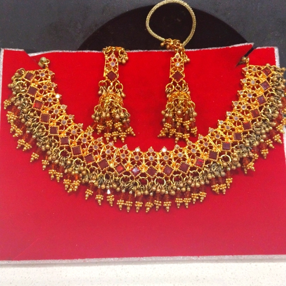 Indian necklace and earring set